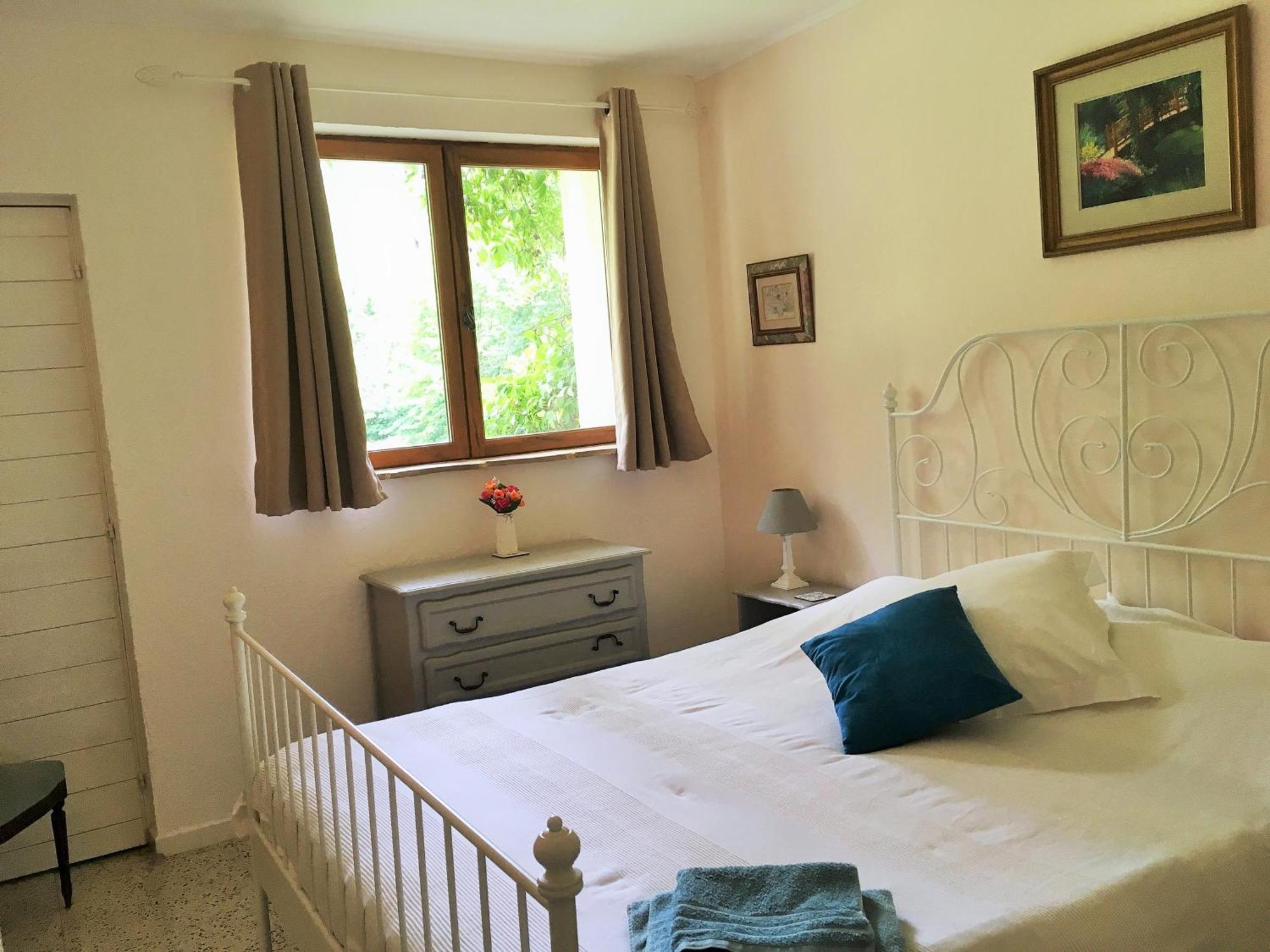 Chateau Du Fraissinet, 6 Gites Sleeping 2-8 Guests, Pool And River On Site La Tronche  Exterior foto
