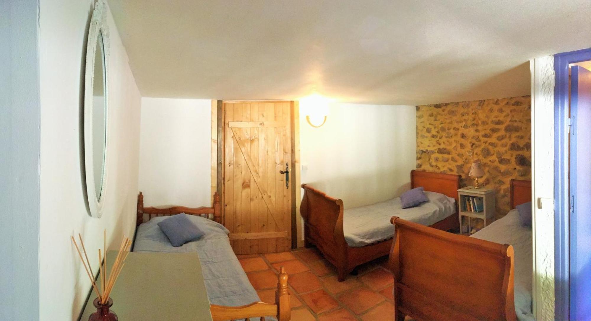 Chateau Du Fraissinet, 6 Gites Sleeping 2-8 Guests, Pool And River On Site La Tronche  Exterior foto