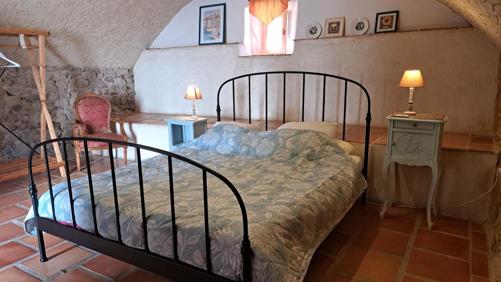Chateau Du Fraissinet, 6 Gites Sleeping 2-8 Guests, Pool And River On Site La Tronche  Exterior foto